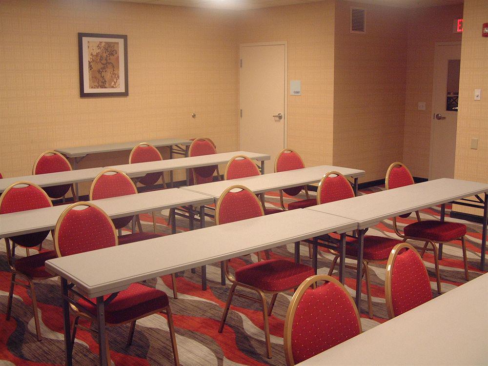 Holiday Inn Express And Suites - Bradford By Ihg Affari foto